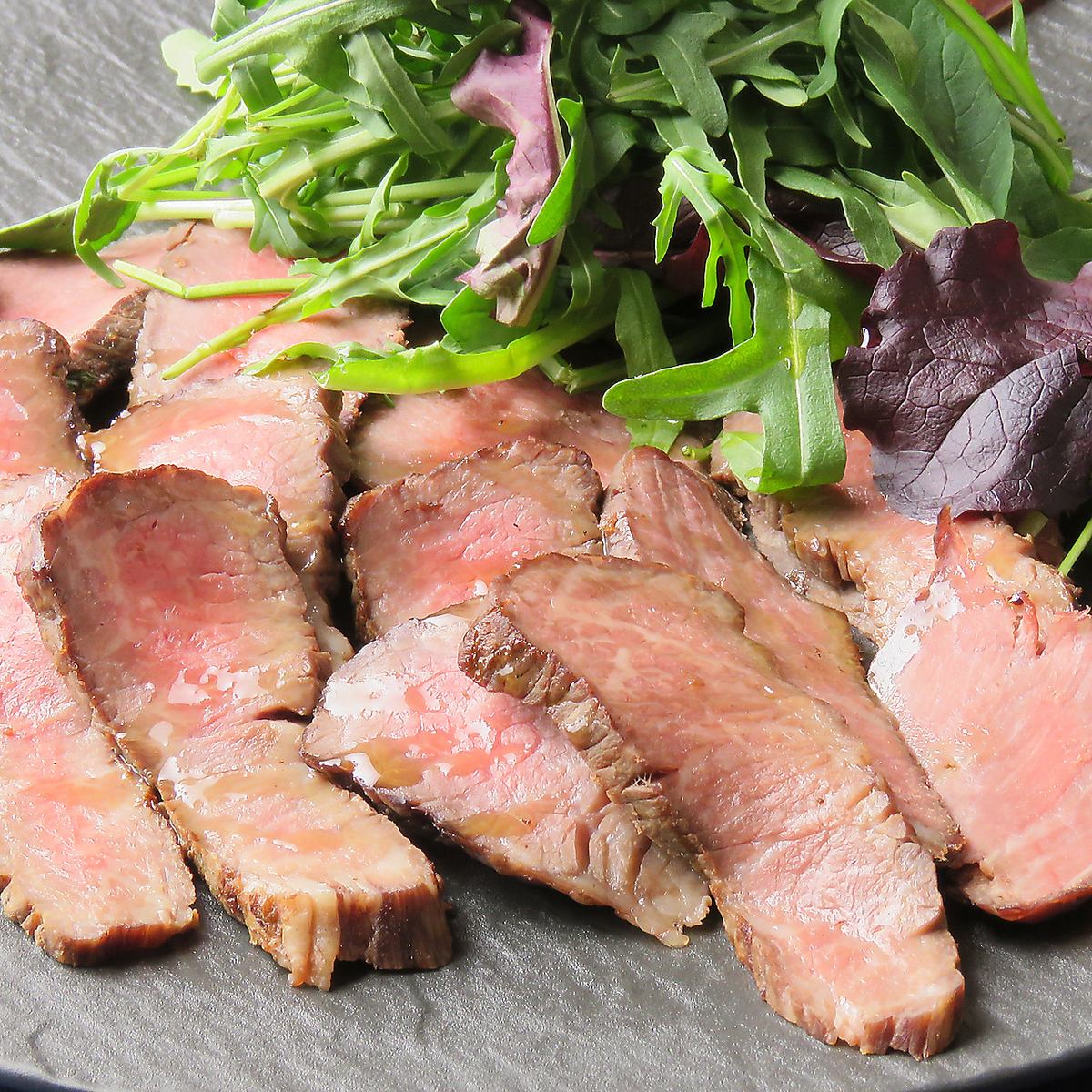 パスタやピザ以外にお肉料理もございます♪