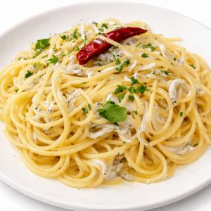 山利の釜あげしらすのペペロンチーノ