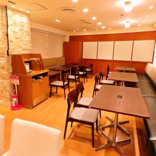 The back is a semi-private room, ideal for banquets and parties for about 30 people.