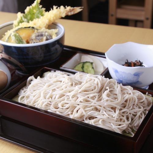 Shrimp tempura bowl set meal with soba noodles