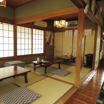 There are 4 tatami mat seats that can be used by 4 people.You can connect freely.