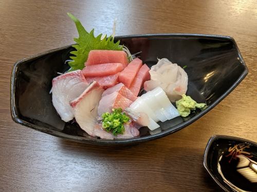 刺身盛り合わせ
