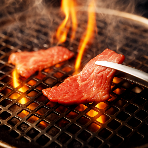 3秒炙りなど、肉の旨味をとことん追求するのが万場流！