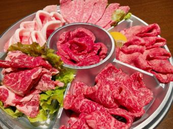 [Take out here!] We sell home-made yakiniku sets with 6 luxurious types ♪ You can also order individual items!