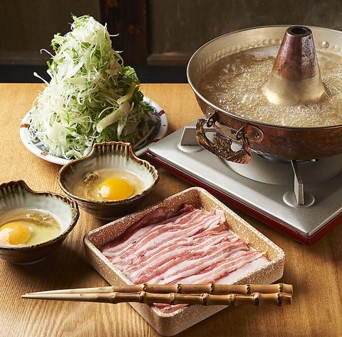 Su's signature green onion pork shabu-shabu is a must-try! Also, try the very popular skewered shabu-shabu!