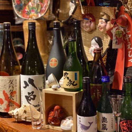 There are many kinds of sake that go well with the dishes!
