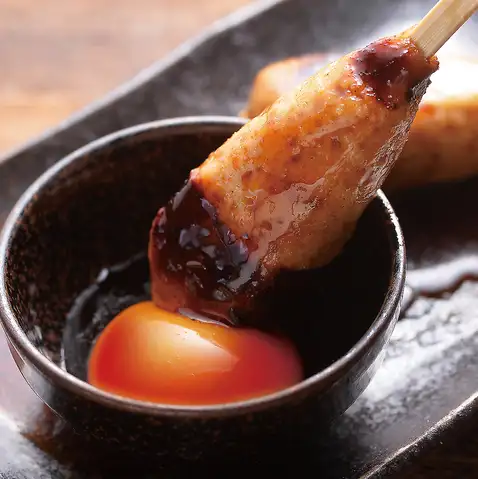 生から焼き上げる名物生つくねを110円で提供しております!