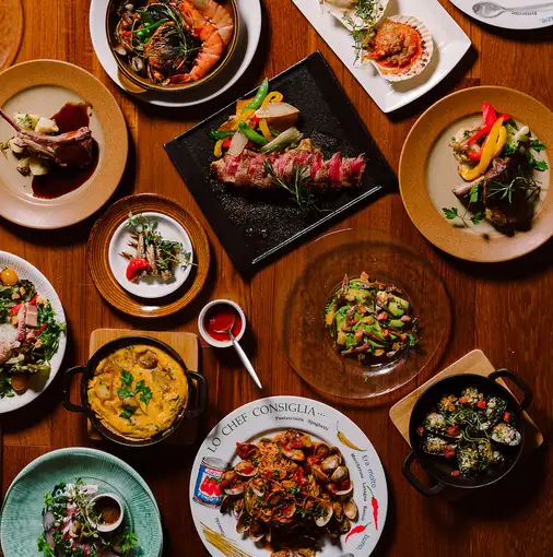 Private buffet plan for groups: 5500 yen (tax included), includes 2 hours of all-you-can-drink.
