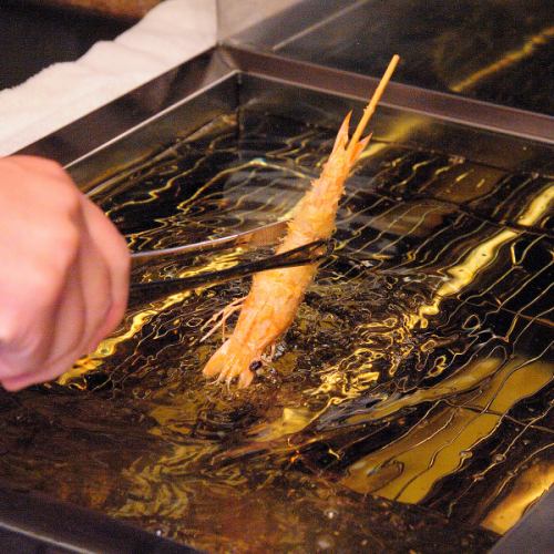 ランチ営業も行っております♪