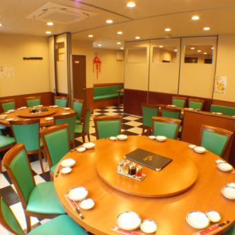 We have many tables of round tables to go around! We can accommodate from 8 people to 20 people, 30 people, up to 60 people!