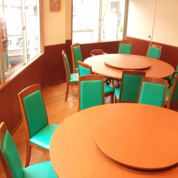 «2nd floor» We are preparing individual rooms for 10 people and 20 persons each! There is also a round table seat which is a synonym of the Chinese restaurant.Spaciously in the shop, we accept floor charters from 30 people up to 60 people!