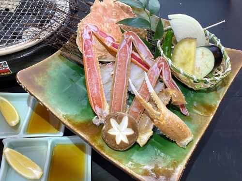Charcoal-grilled snow crab
