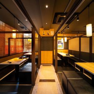 【30名～50名様個室】周囲を気にせずにご宴会ができる空間を演出致します◆お席の配置やご提供、演出等についても対応しておりますのでまずはご相談くださいませ！