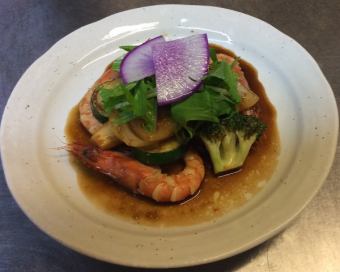 Stir-fried shrimp vegetables with garlic