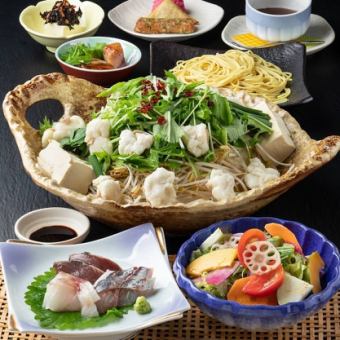 A hot topic in the media! Extremely popular! Offal hot pot course with 8 dishes and 90 minutes of all-you-can-drink included ★5,000 yen (tax included)