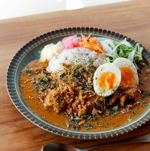 鶏出汁スパイスチキンカレー