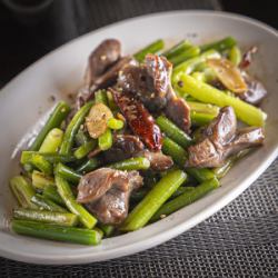 砂肝とニンニクの芽の炒め