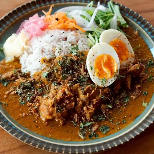 Chicken broth spiced chicken curry