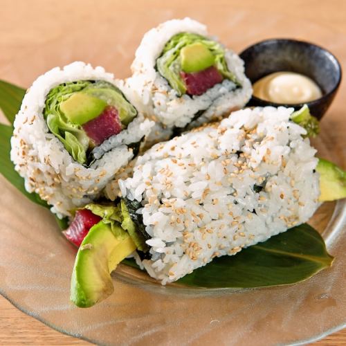 Tuna and avocado sushi roll