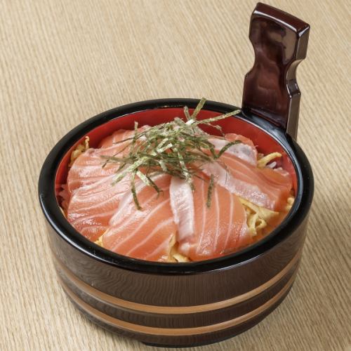サーモン丼