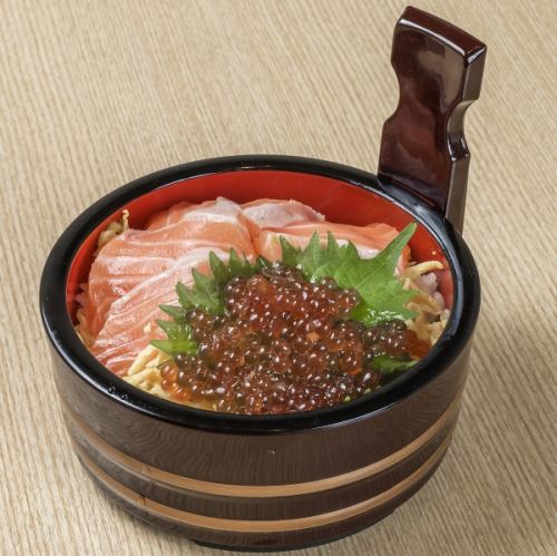 サーモンいくら丼