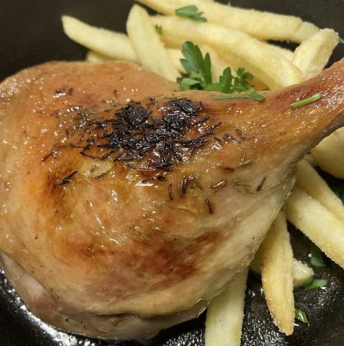 鴨の骨付モモ肉コンフィ
