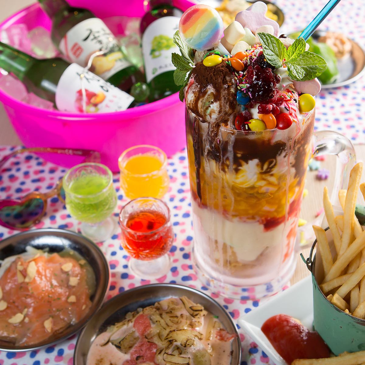SNS映え！？1リットルジョッキパフェが女子会コースに登場◎