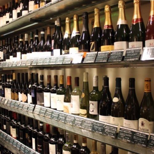 【ど迫力のワイン棚お出迎え】ワインの種類は150種類！