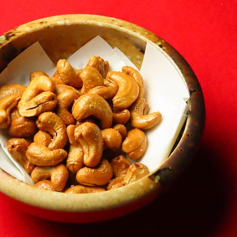 Fried cashew nuts