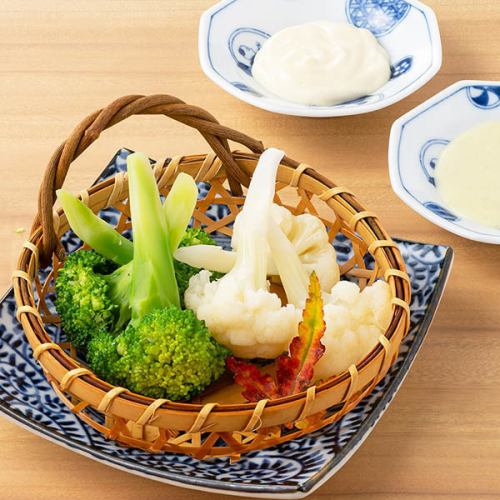 茹でたてブロッコリーとカリフラワー(二種のディップ）