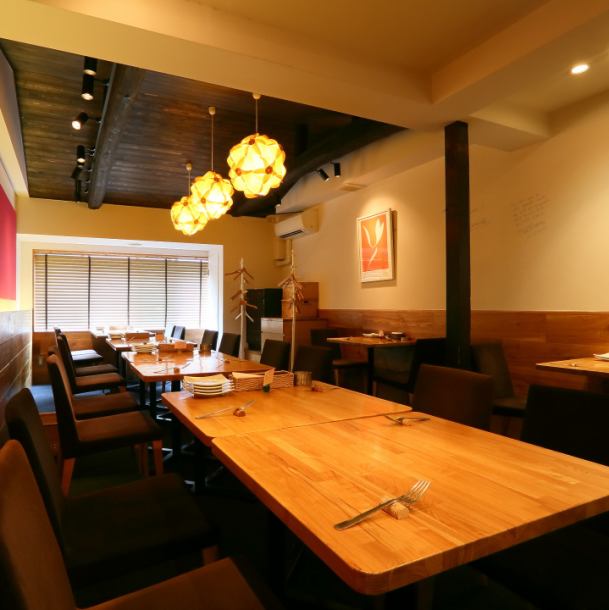 [Great for Karasuma's company banquets♪] The floor can be reserved for up to 15 people! The second floor seats can be reserved for private use for up to 15 to 25 people.Please contact us if you have more than 25 people! Not only for various banquets such as New Year's parties, farewell parties, welcome parties, and alumni parties, but also for mom's parties and girls' parties.On Fridays and Saturdays, it can be reserved for parties of more than 15 people!