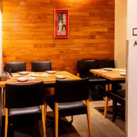 6人～8人で個室利用可能！女子会やコンパ、ご友人同士の飲み会に使いやすいテーブル席です。