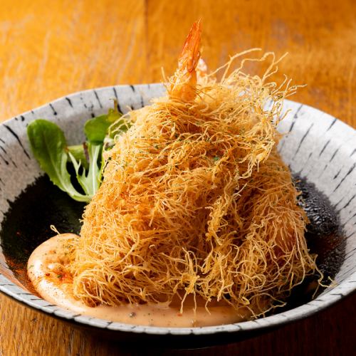 【パリパリエビフライ】他にも季節を味わう前菜やメインディッシュなどクリエイティブな一皿をご提供！