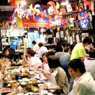 賑やかな店内は活気に溢れています☆
