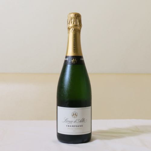Champagne Leons d'Albes Special Reserve Brut