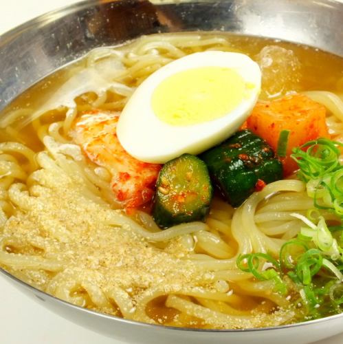 ● The strongest cold noodles here ...!