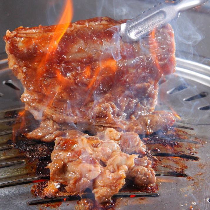 名物豚カルビや定番のサムギョプサル食べ放題コース2880円~♪