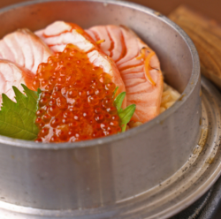 鮭魚和鮭魚籽飯