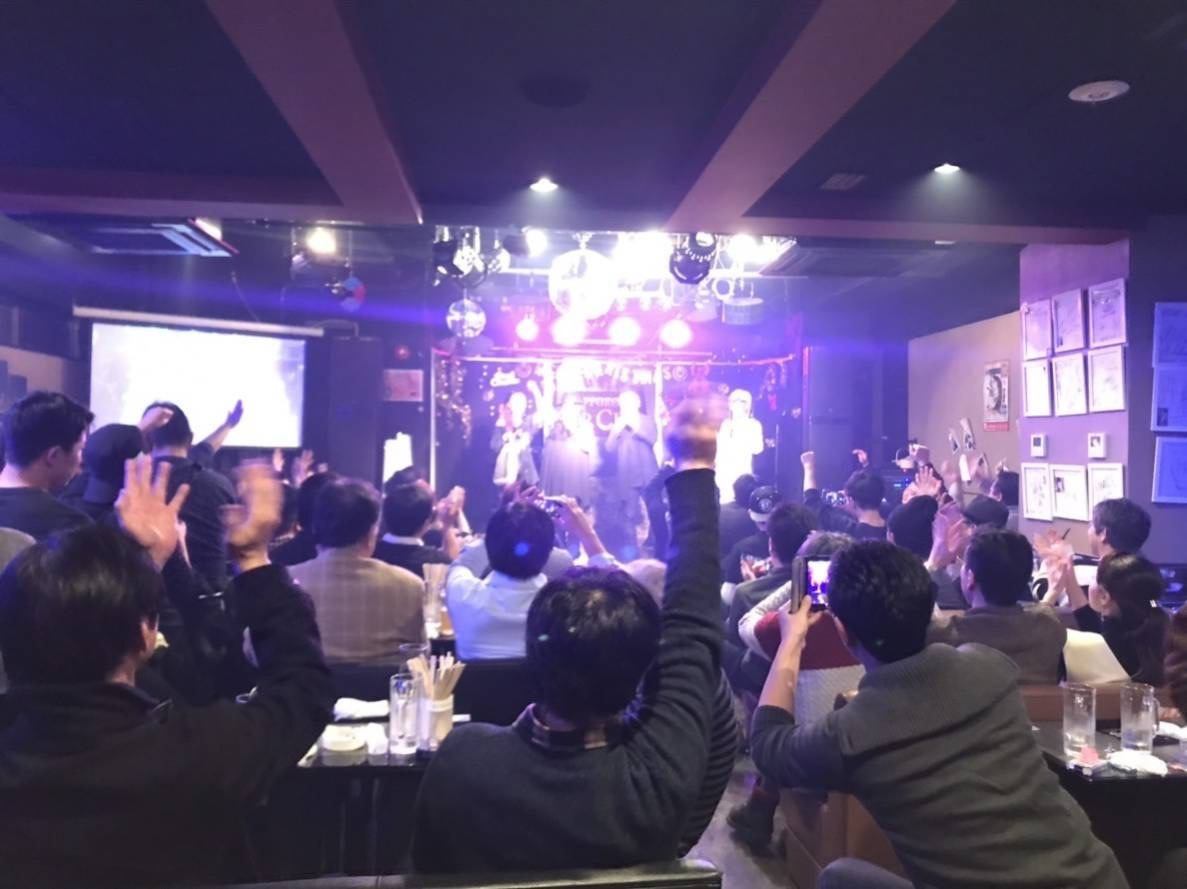 ものまねやお笑いが楽しめるバー！ショーと飲み放題込み5000円！