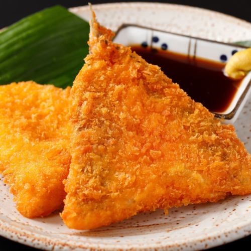 Fried horse mackerel and other fried food set meals are popular!