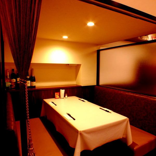 【Recommended for small groups】 Half single room ★ We are also preparing semi-private rooms separated by curtains that can be used by up to 4 people.Couple or couple's anniversary ♪ half-room which can be used for birthdays and important days ♪ sofa seats easy to use even with family meals ♪ Because it is limited to 1 seat please make your reservation as soon as possible ♪
