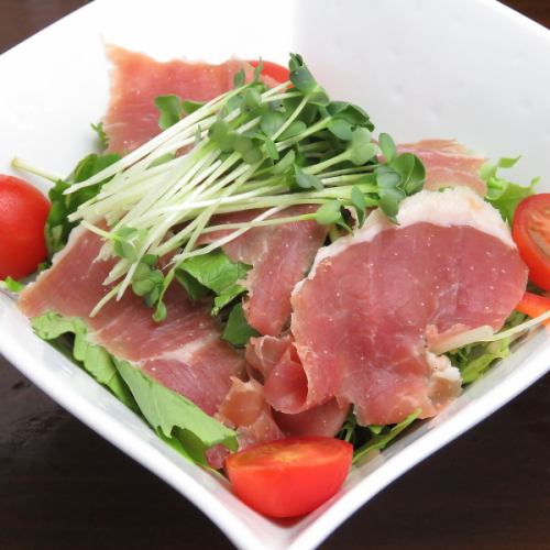 凱薩沙拉,加很多火腿