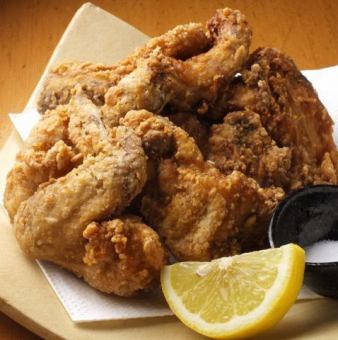 Our prized chicken half-fried chicken (additional 100 yen for curry flavor and spiciness)