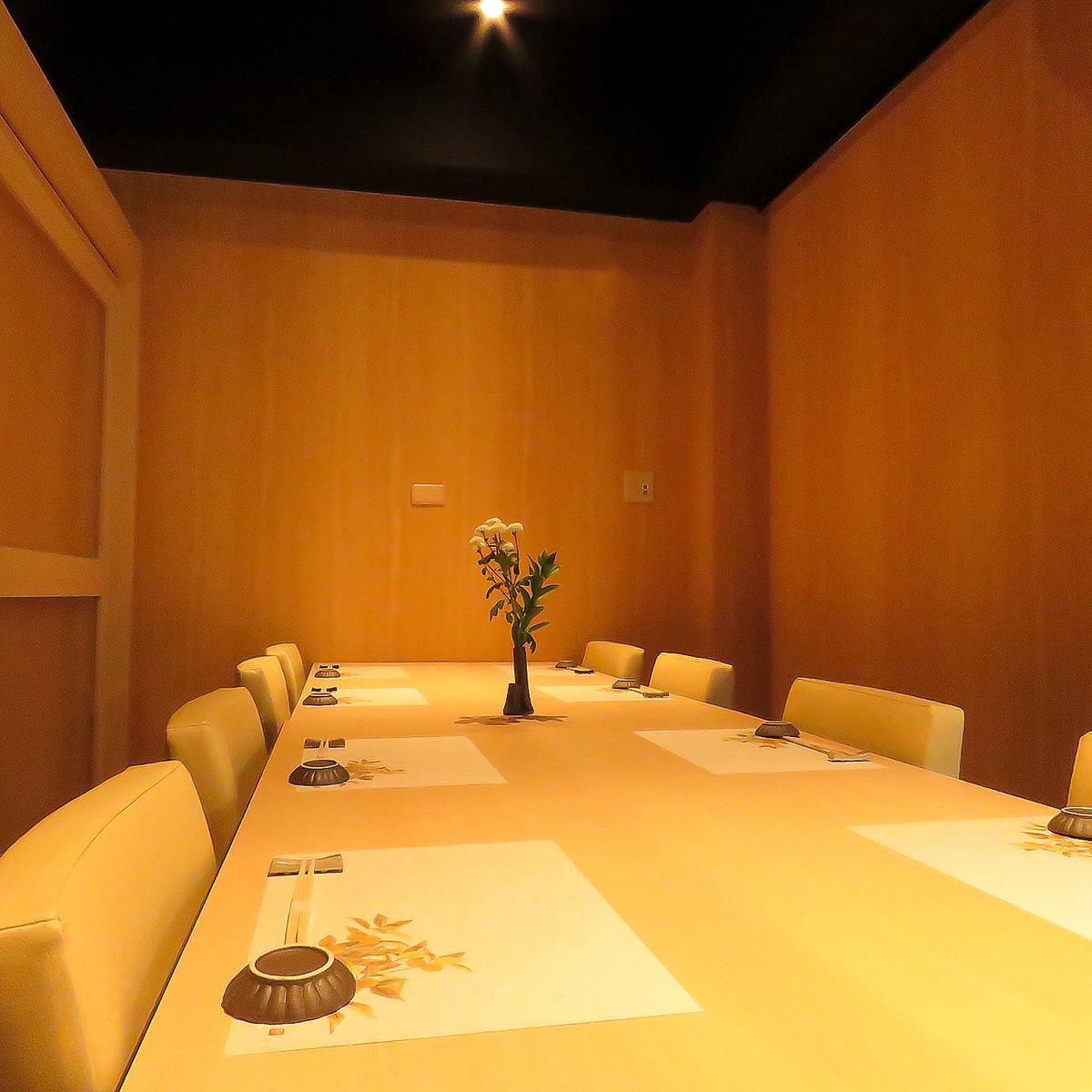 We also have private rooms that can be used for entertaining parties and dinner parties.