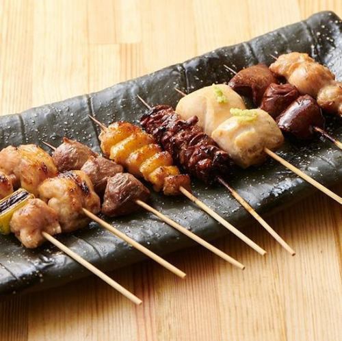 備長炭の香りと職人の技が織りなす極上の焼き鳥