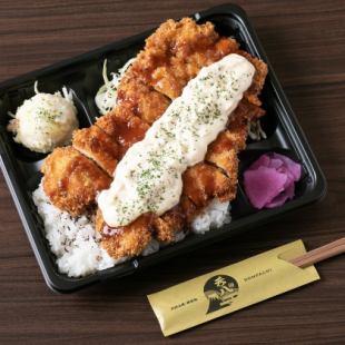 Donpachi specialty [lunch box] Jumbo chicken cutlet bento