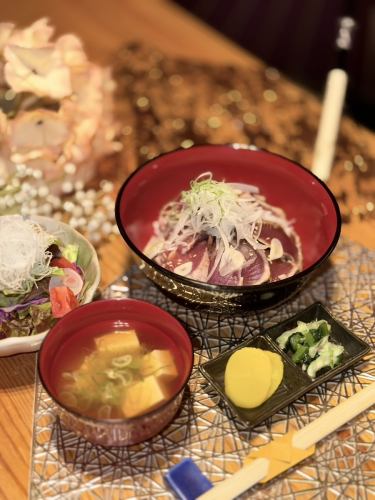 鰹のタタキ漬け丼定食