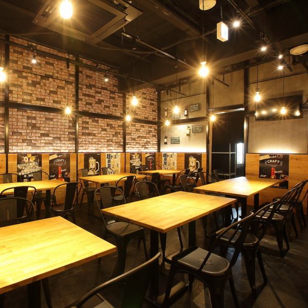 Spacious table seats are recommended for both private and work.You can also use the all-you-can-eat-and-drink course from the single item menu according to the situation ♪