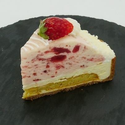 いちごのレアチーズタルト