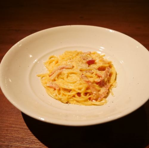 濃厚チーズのカルボナーラ
